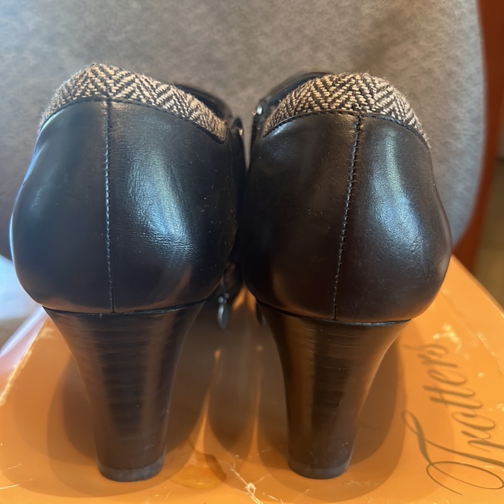 booties - Picture 5 of 7
